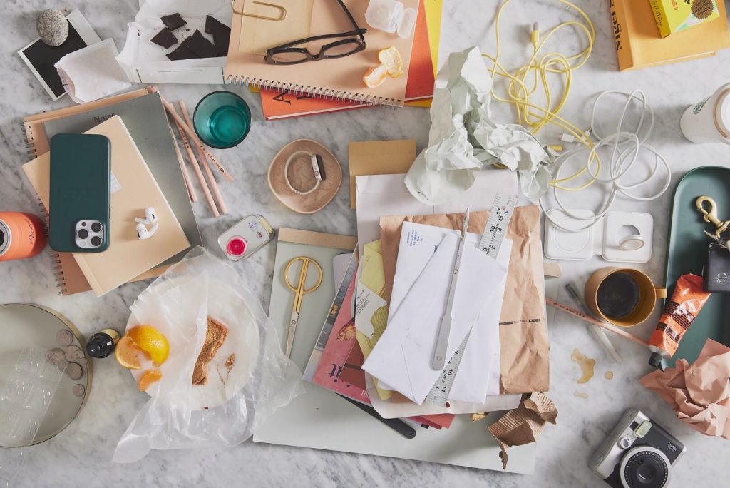 15 Things Clutter Experts Remove First