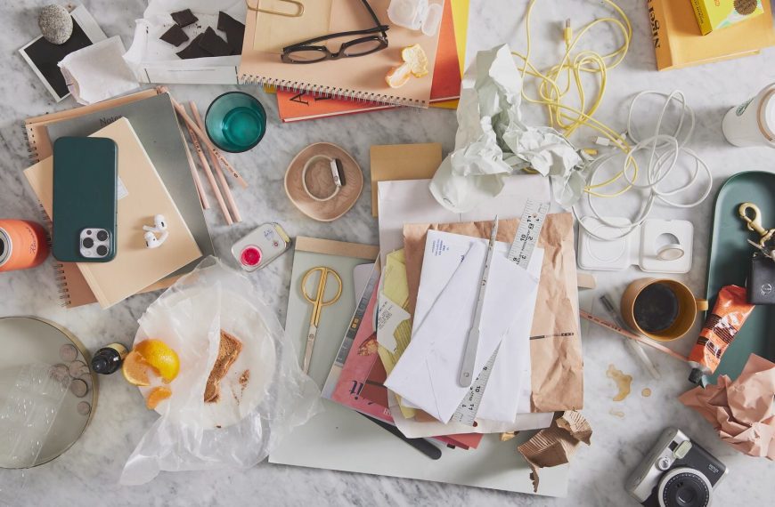15 Things Clutter Experts Remove First
