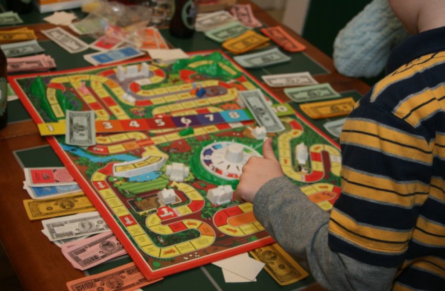 6 Old Board Games Worth…