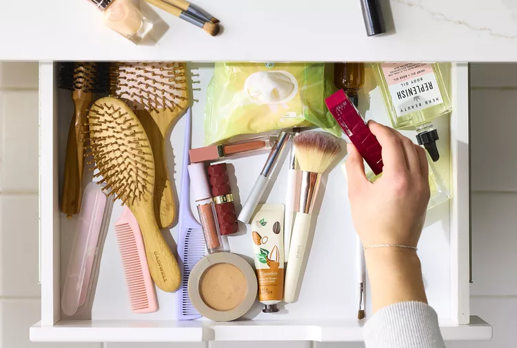 15 Things That Quietly Turn Into Clutter Overnight