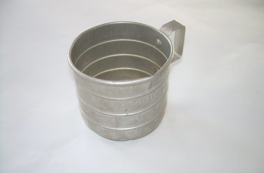 7 Items Every Kitchen Drawer…