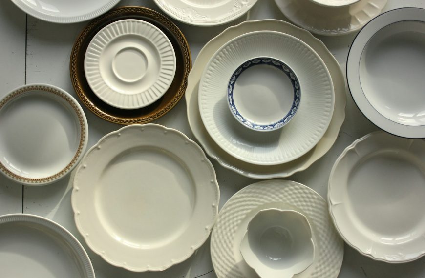 assorted-color ceramic dinnerware set