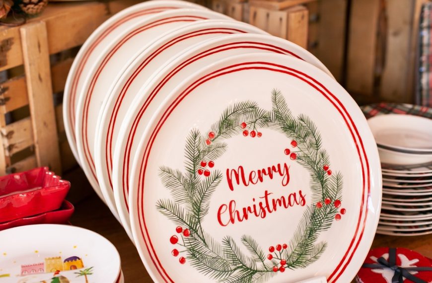 The Most-Searched Holiday Dinnerware Patterns&hellip;
