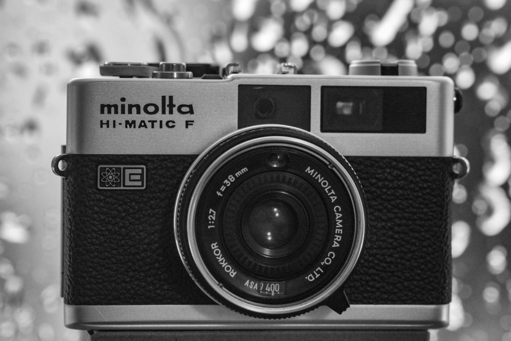 a black and white photo of a camera