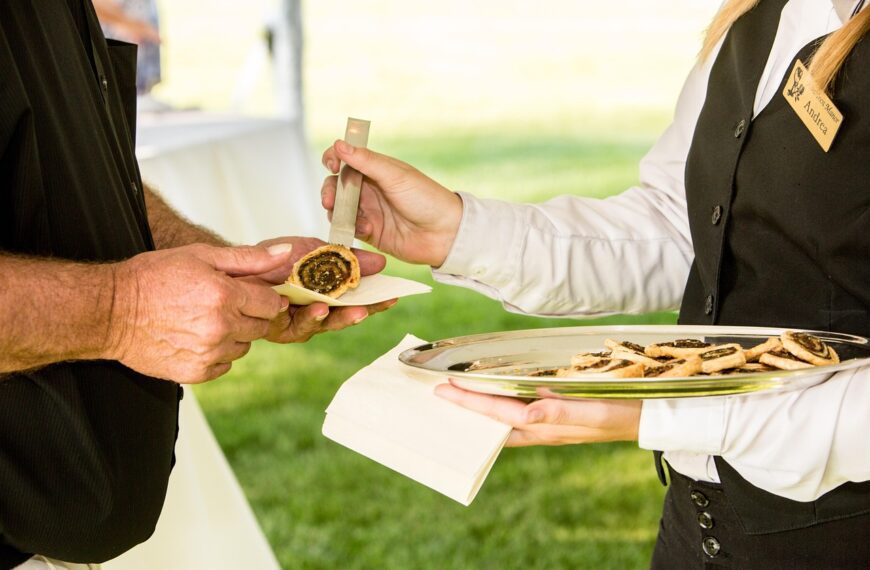 food, servers, banquet, waitress, waiter, server, restaurant, dining, service, customer, serving, catering, waitress, waitress, waitress, waiter, waiter, waiter, waiter, waiter, catering