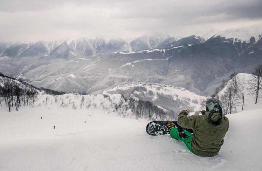 mountains, winter, snowboarding, person, snowboard, sports, leisure, recreation, activity, snow, slope, mountain range, landscape, nature, snowboarding, snowboarding, snowboarding, snowboarding, snowboarding, snowboard