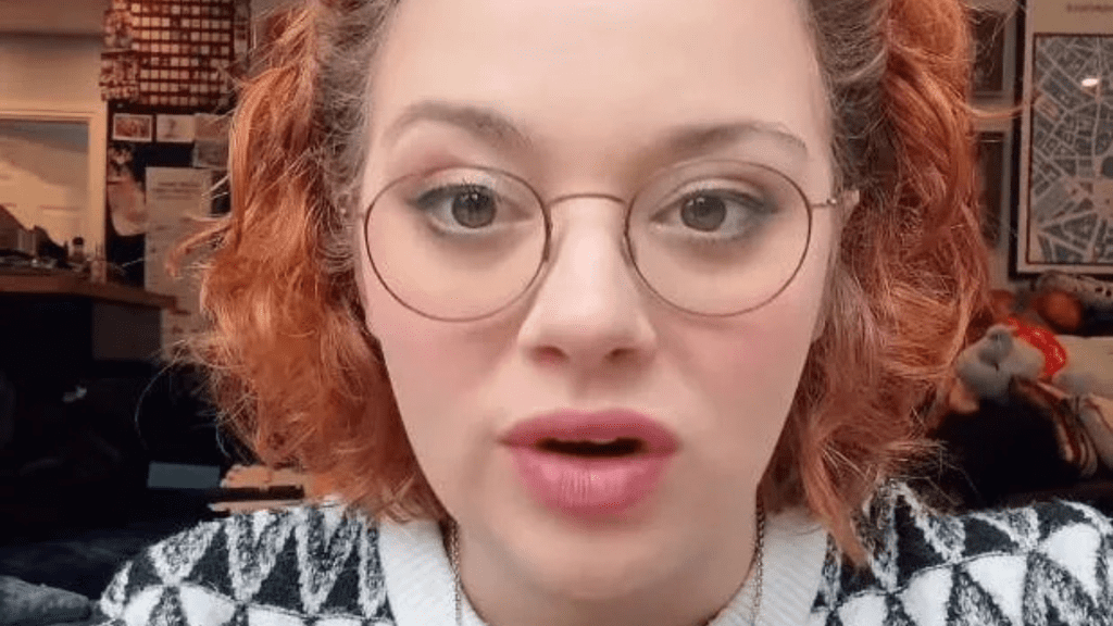 British Influencer Carrie Fletcher Says She Was ‘Horrified’ After Her Toddler Received a “Warning” for Crying at Family Resort