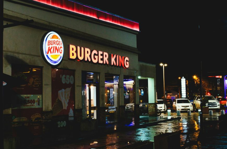 Burger king restaurant exterior at night