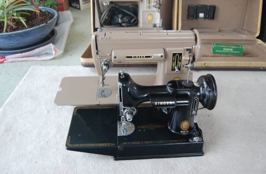 Antique Dealers Report 5 Vintage Sewing Machines That Maintain…