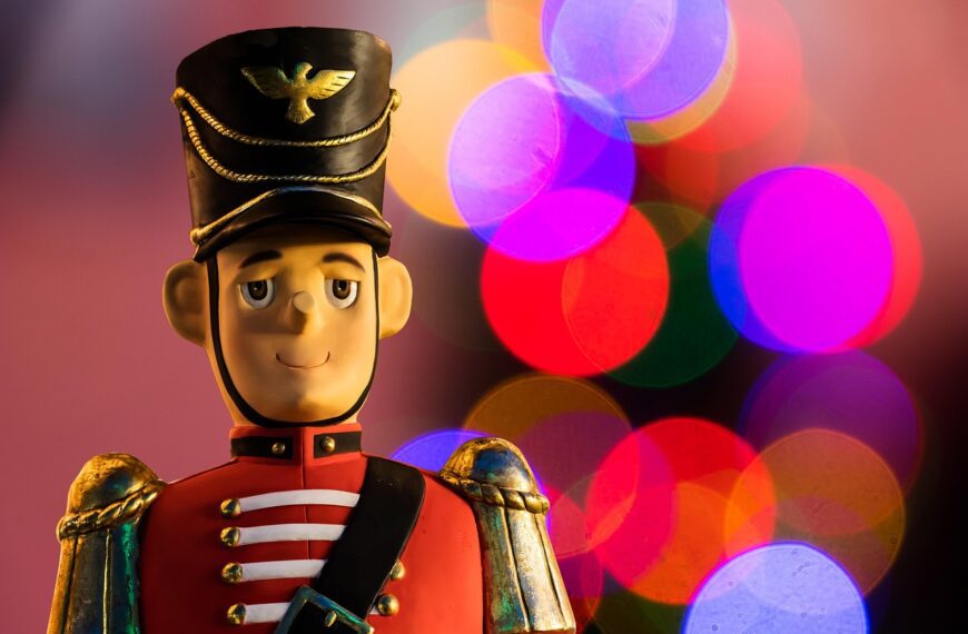 nutcracker, figure, wooden, figurine, wooden figure, wood carving, bokeh lights, blurred lights, lighting, advent, decoration, christmas, nutcracker, christmas, christmas, christmas, christmas, christmas