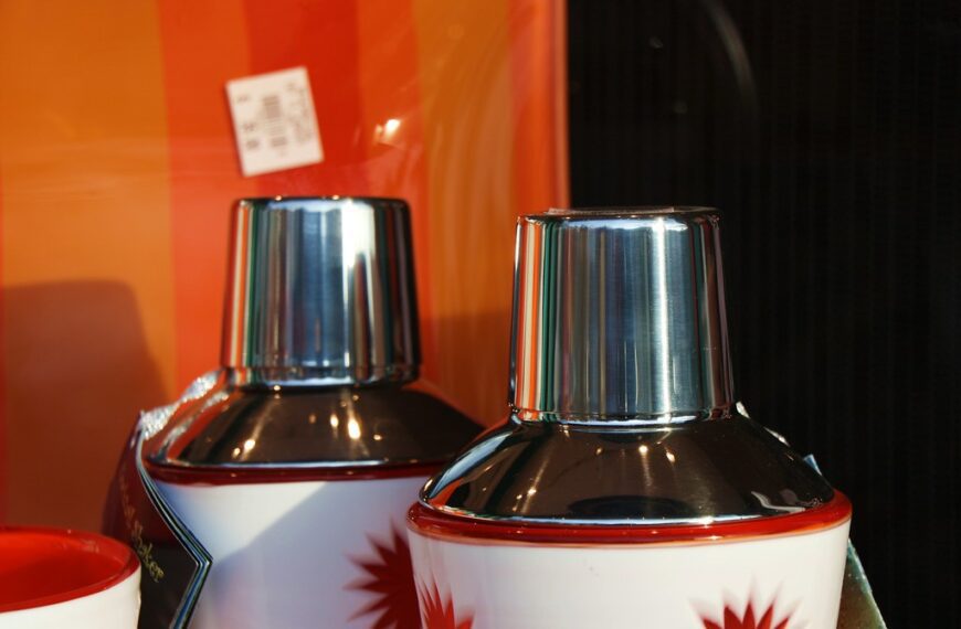 Resellers Say These 6 Mid-Century Barware Sets Often Attract…