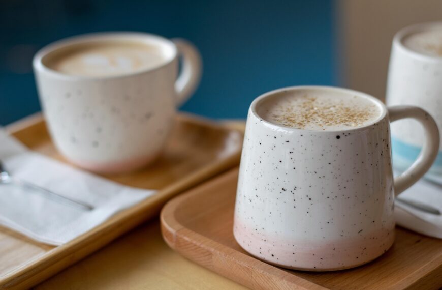 table, coffee cup, coffee, cup, cappuccino, break, café, latte, mug, morning, beverage