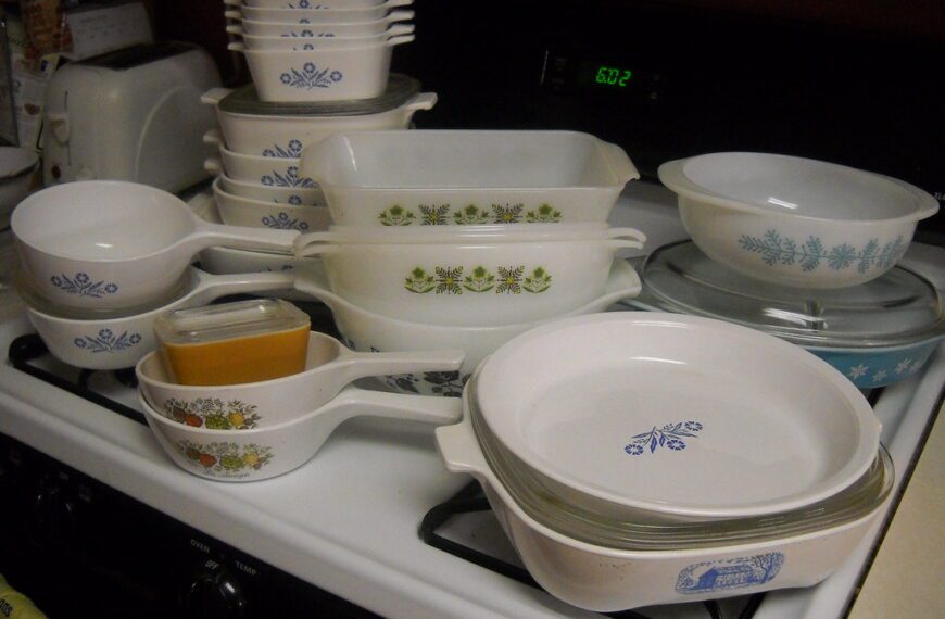 Estate Sale Experts Say These 5 Vintage CorningWare Pieces&hellip;