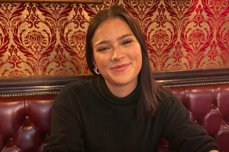 21-Year-Old Woman Faces Possible Bladder Loss After Doctors Repeatedly&hellip;