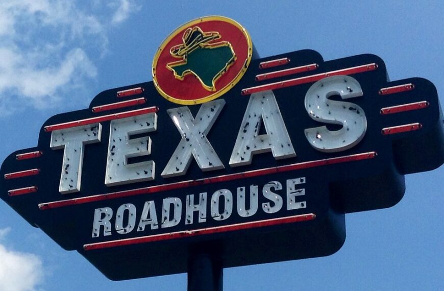 Couple’s Texas Roadhouse gender reveal — with help from&hellip;