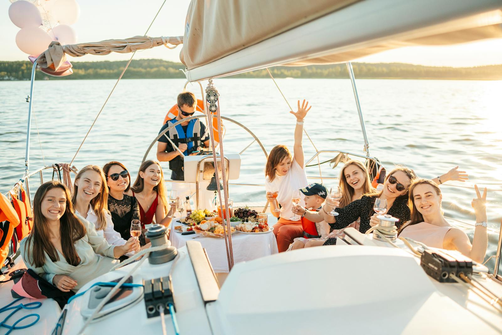 Couple Says Vacation With Friends Turned Awkward After One Guest ...