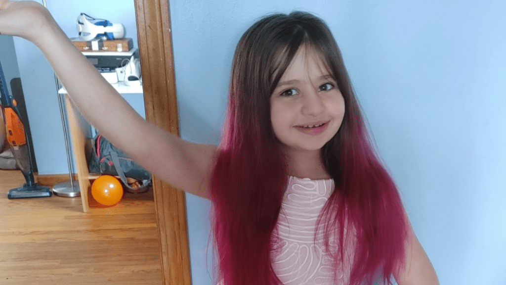 12-Year-Old Girl Found Dead in Her Bed by Her Mother With No Clear Cause, Prompting Full Police Investigation