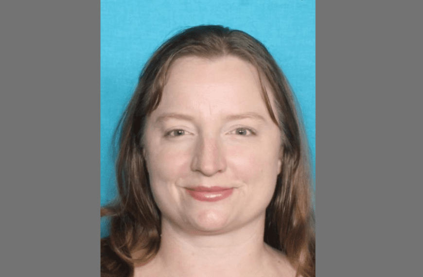 Mom Abandoned 8-Year-Old Son at Laundromat After Trying to&hellip;