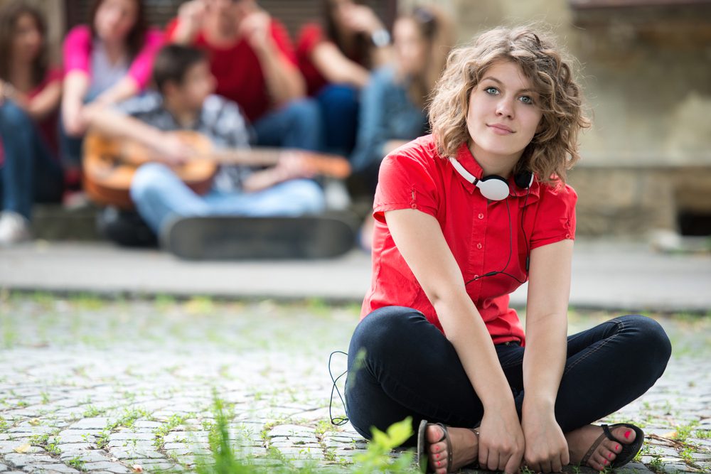 The Boys Didn’t Have a Mic for Her, Hit Her With Pillows, Wouldn’t Share the Pizza — and Then the Doorbell Rang