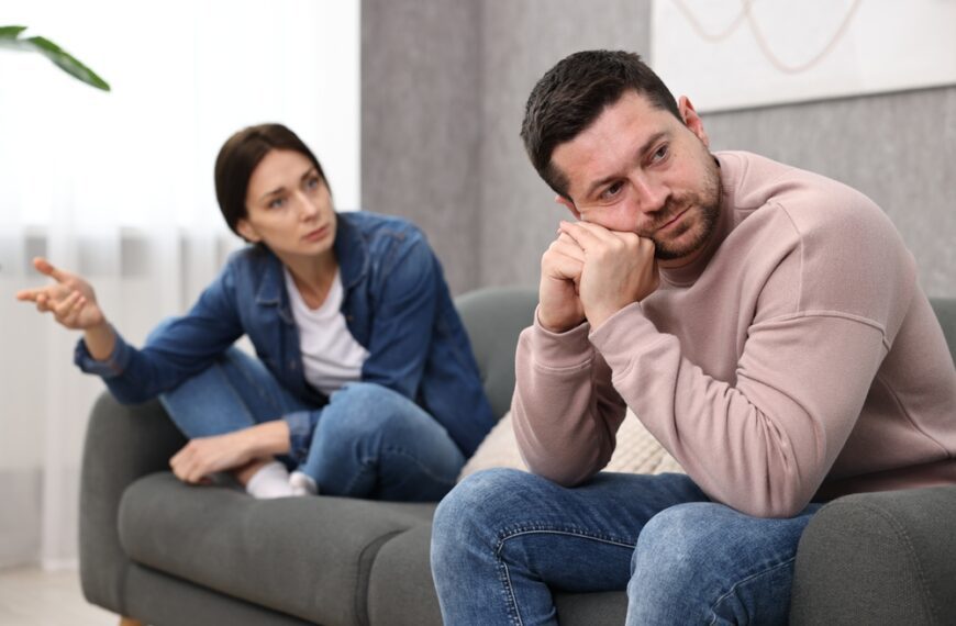 Woman Says Boyfriend Calls Himself “So Stupid” Over Small…