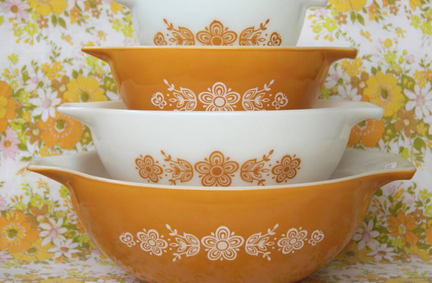 9 Vintage Kitchen Items That Could Be Worth More&hellip;