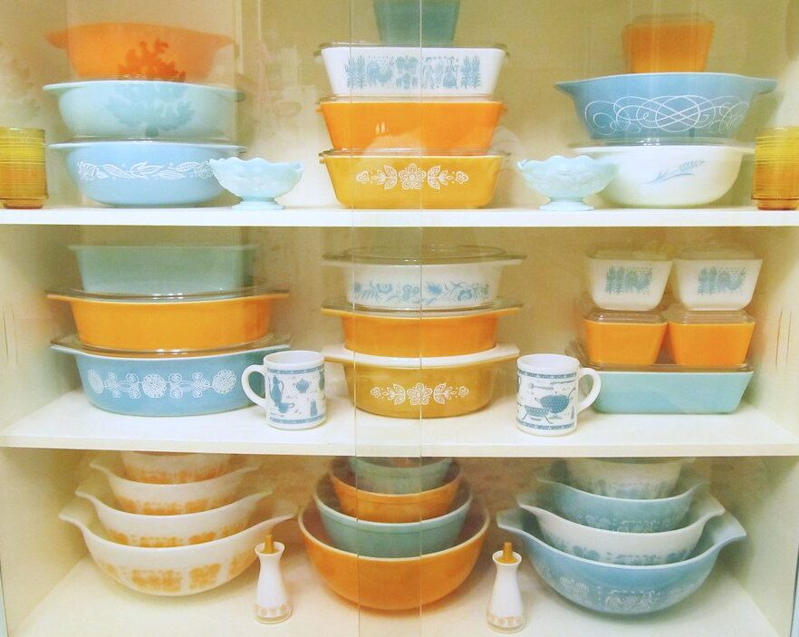 6 Vintage Pyrex Patterns Collectors Still Obsess Over