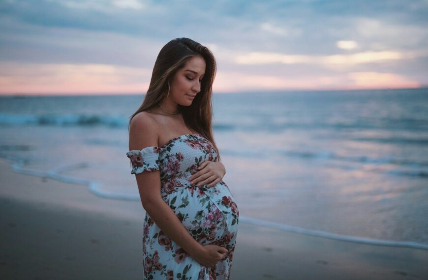pregnant woman in seashore
