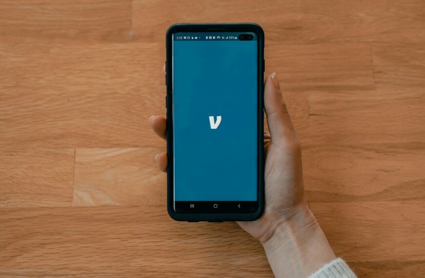 black samsung android smartphone displaying blue screen