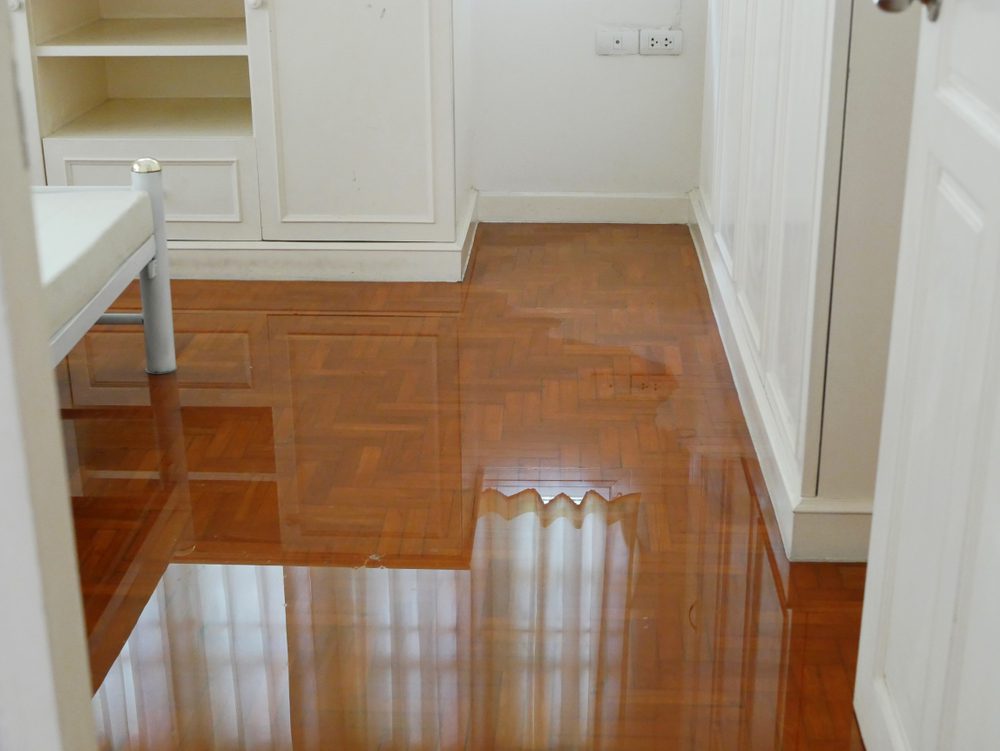 Son Spends 7 Hours Tearing Up Flood-Damaged Flooring, Then Mom Chews Him Out Over A Few Pieces Of Trash He Missed