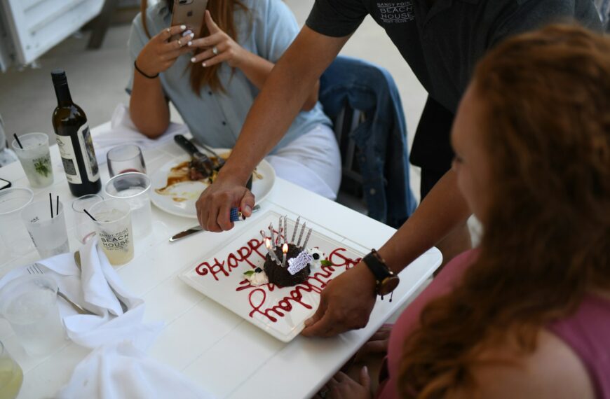 people are eating cake