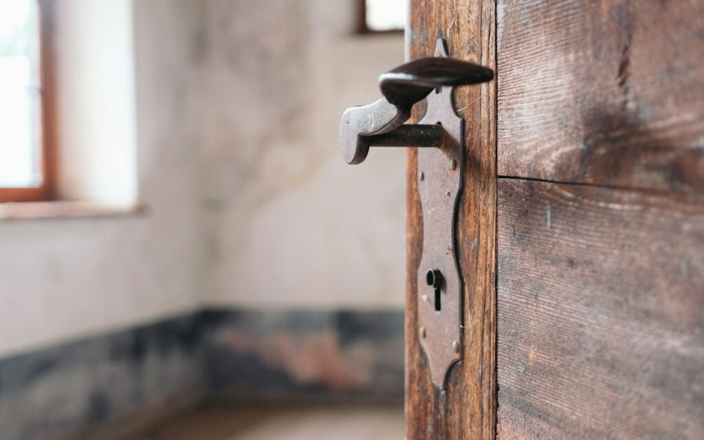 selective focus of opened door