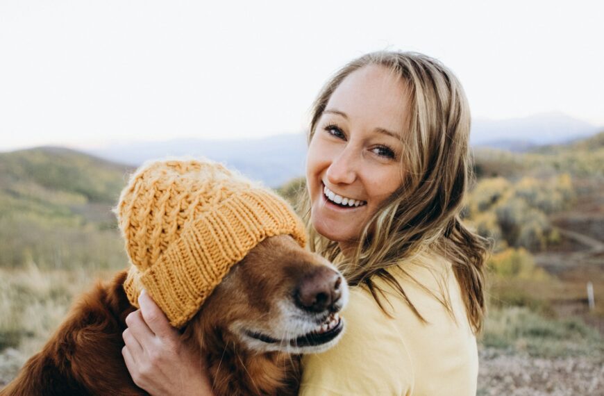 women's yellow top