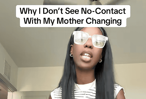 I Didn't Stop Loving My Mom, I Stopped Letting the Relationship Hurt Me