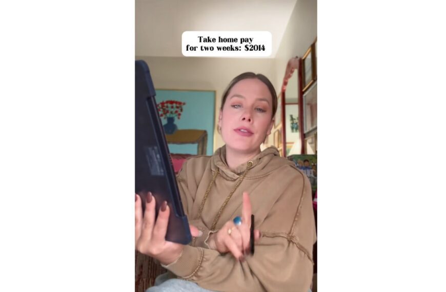 Teacher and Single Mom Says Her Monthly Pay Leaves&hellip;
