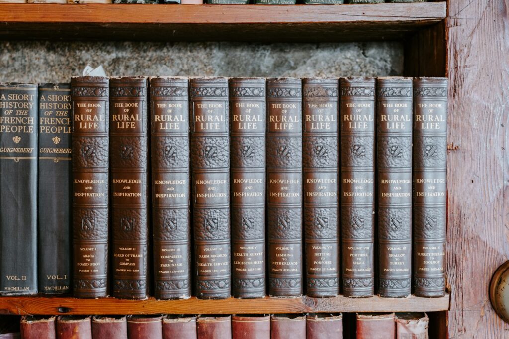 A book shelf filled with lots of books